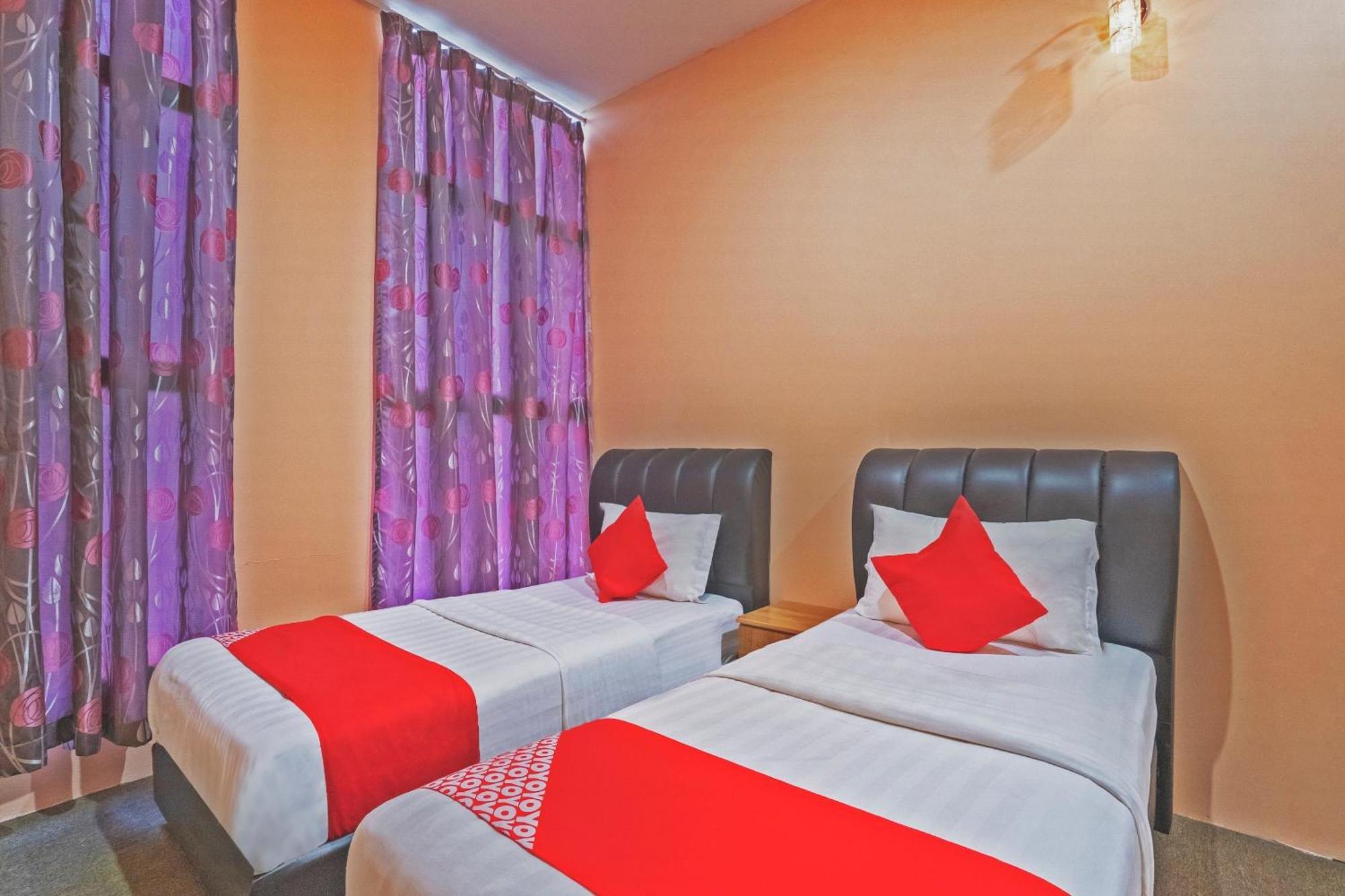 Sz Hotel Lumut Exterior photo