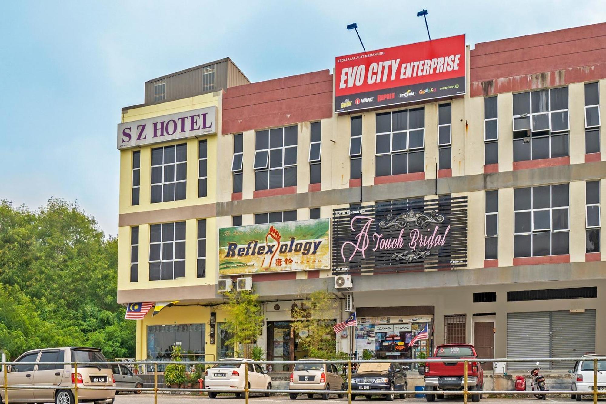 Sz Hotel Lumut Exterior photo